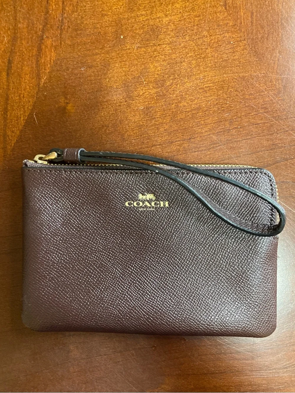 Coach Corner Zip Wristlet Dark Merlot Crossgrain Leather Gold-Tone Hardware